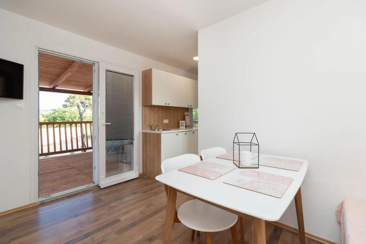 Pašman Mobile Home Sea Shell בית נופש
